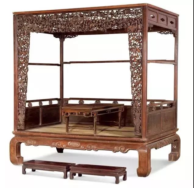 清 紅木合美萬代紋馬蹄腿架子床