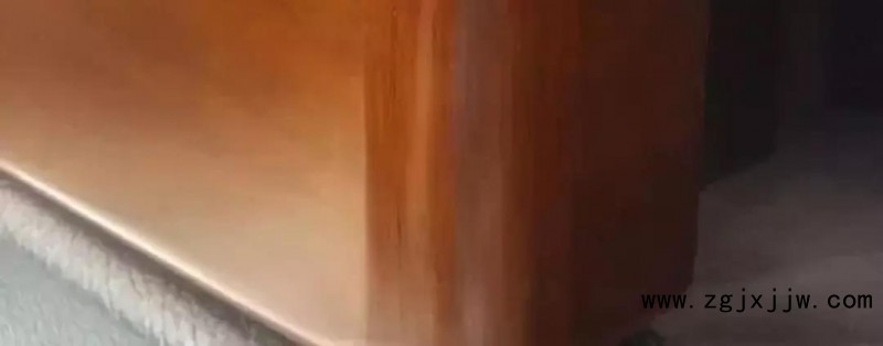 兩個(gè)平面為一塊木皮（橫紋），圓弧部分為一塊木皮（豎紋）