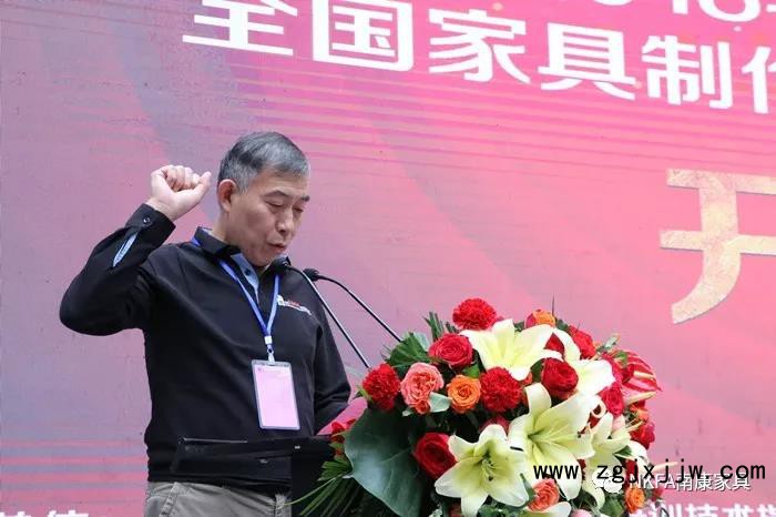 裁判員代表田燕波