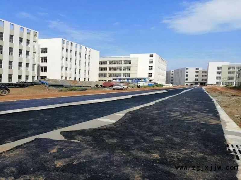 龍回三益家具聚集區