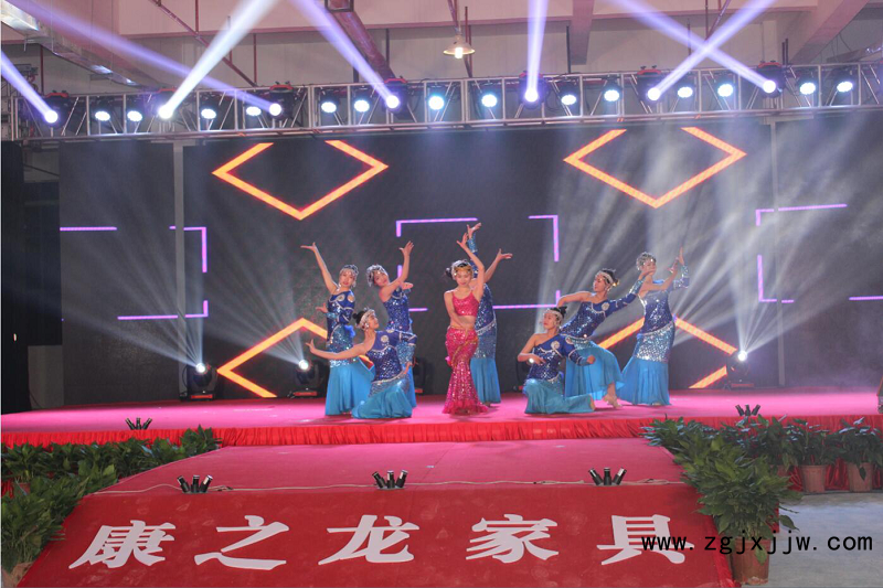康之龍家具十周年盛典暨2018年終答謝晚會表演環節3