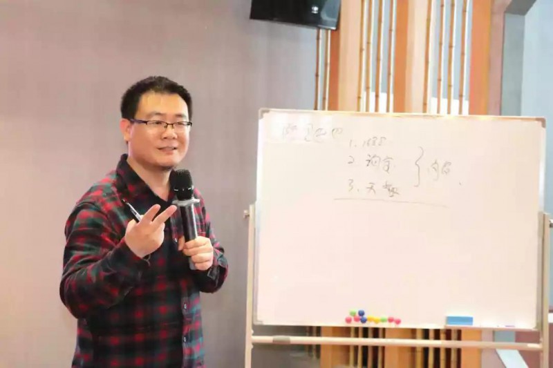 浙江蒲公英電商集團(tuán)的董事長(zhǎng)陳鑫