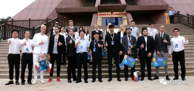 來自全球30多個國家和地區的采購商、供應商參會