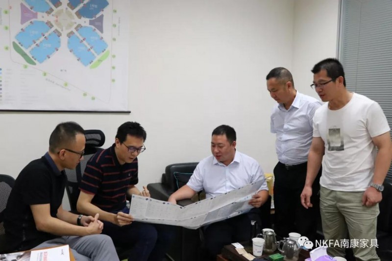 拜訪廣州建博會(huì)洽談南康家具抱團(tuán)參展事宜