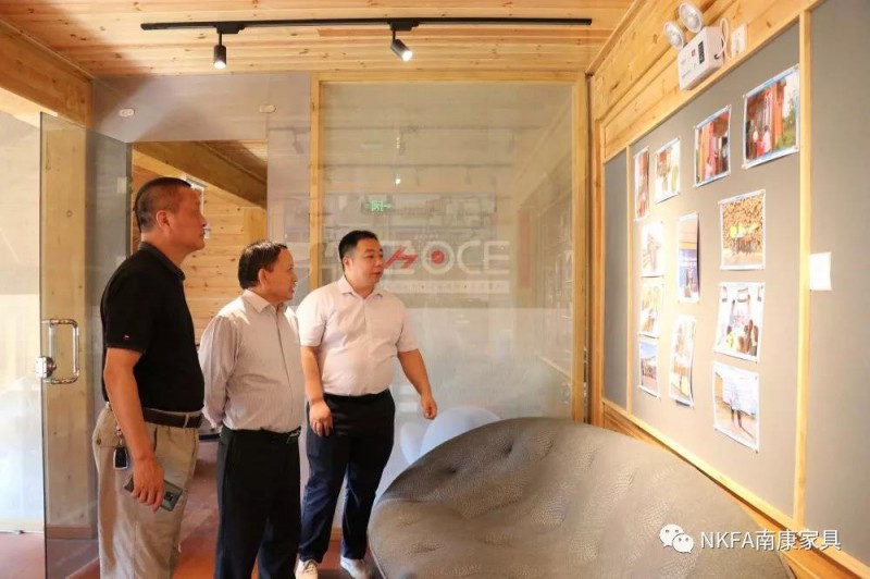 中國教育國際交流協會國際職業代表團一行考察南康家具產業2