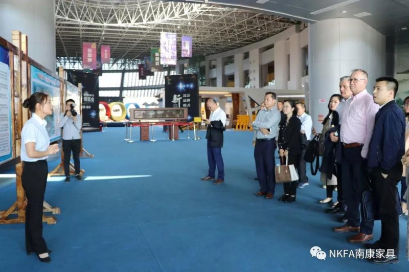 中國教育國際交流協會國際職業代表團一行考察南康家具產業10