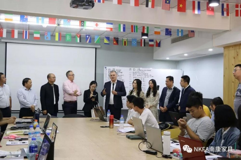 中國教育國際交流協會國際職業代表團一行考察南康家具產業13