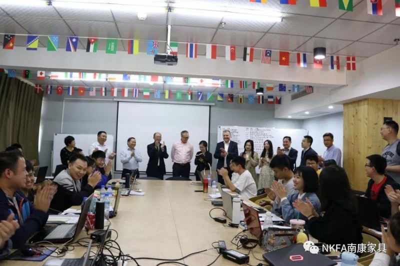 中國教育國際交流協會國際職業代表團一行考察南康家具產業14