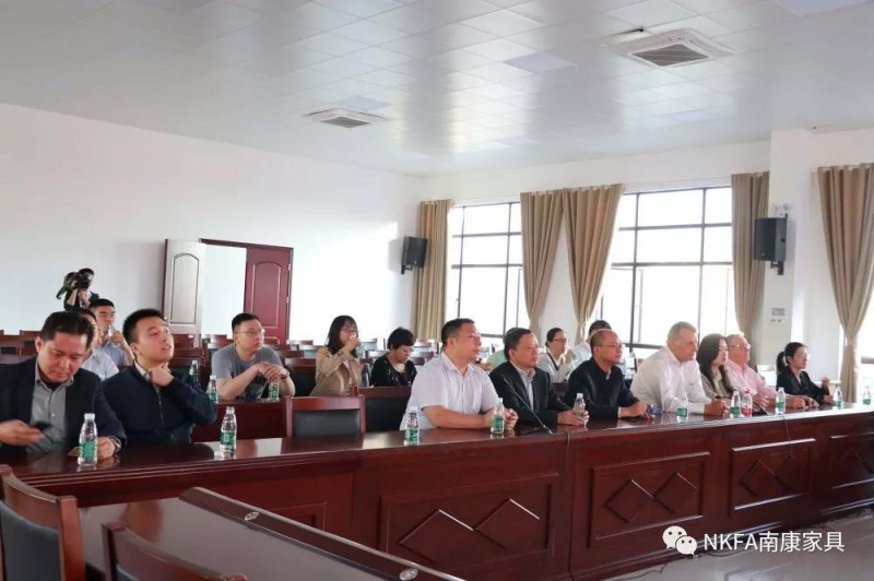 中國教育國際交流協會國際職業代表團一行考察南康家具產業21