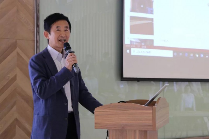 日本木材出口協會事物局長井上干博致辭