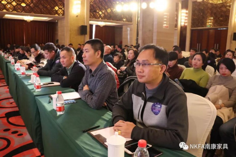 峰會現(xiàn)場，企業(yè)學習熱情高漲