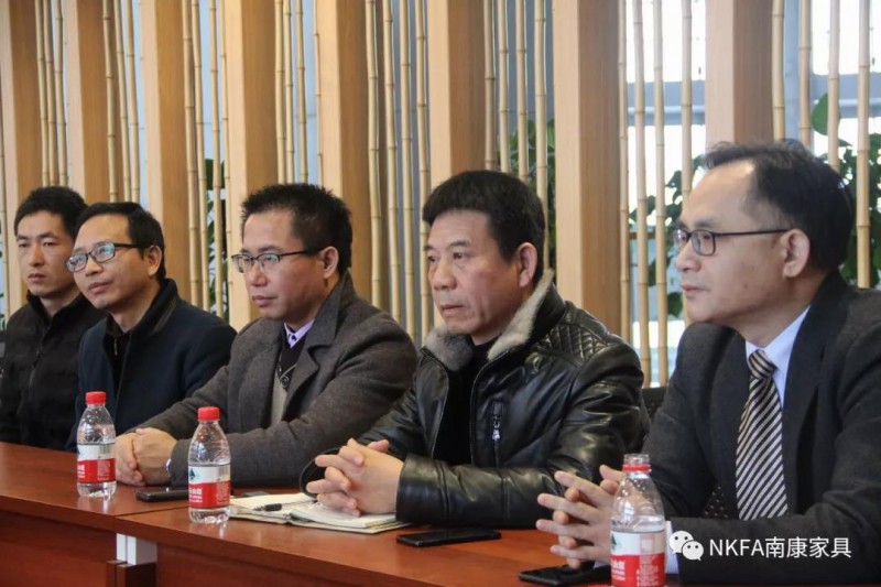 區家具協會秘書長劉桂林發言說