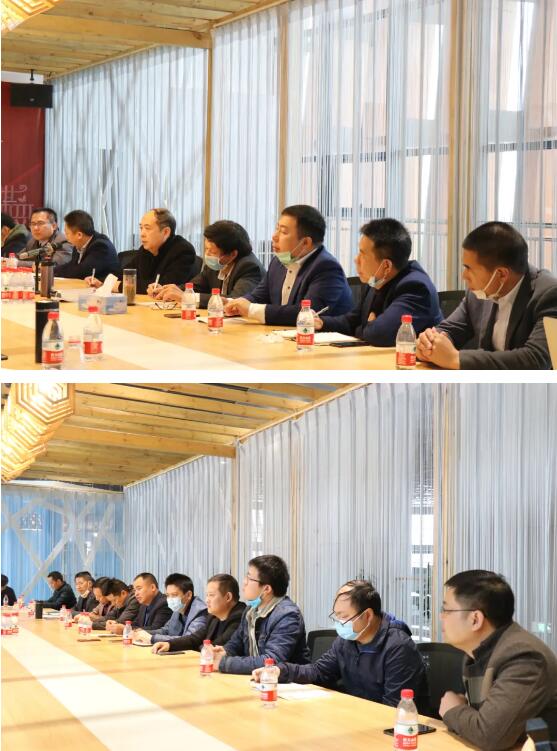 各家具企業(yè)積極發(fā)言,群策群力