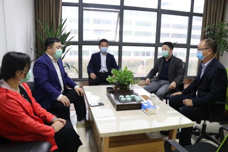 區(qū)家具協(xié)會走訪魚珠木材市場并開展座談