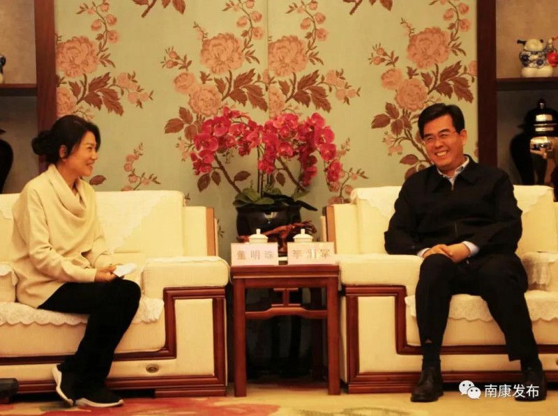 李炳軍書記會見董明珠，推動格力電器與南康家具交流合作