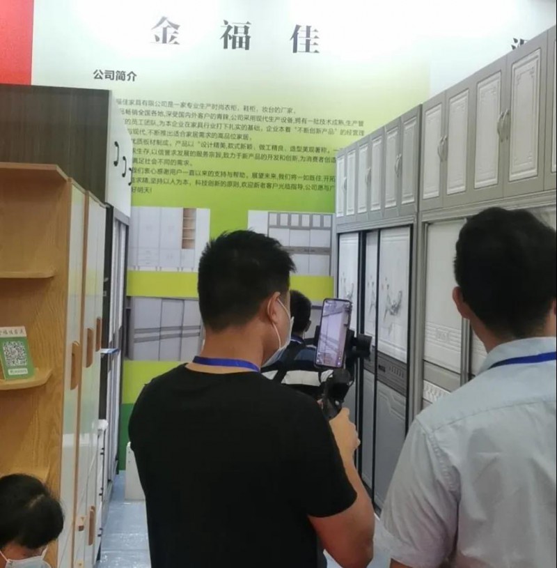 隨著直播經濟的大火，南康家具企業緊跟時代步伐