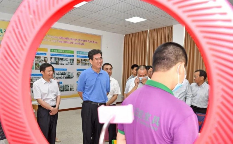 李炳軍在南康區蹲點調研：加快推進現代家具產業轉型升級做大做強5