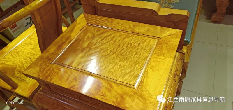 江西贛州南康金絲楠木家具產(chǎn)品1