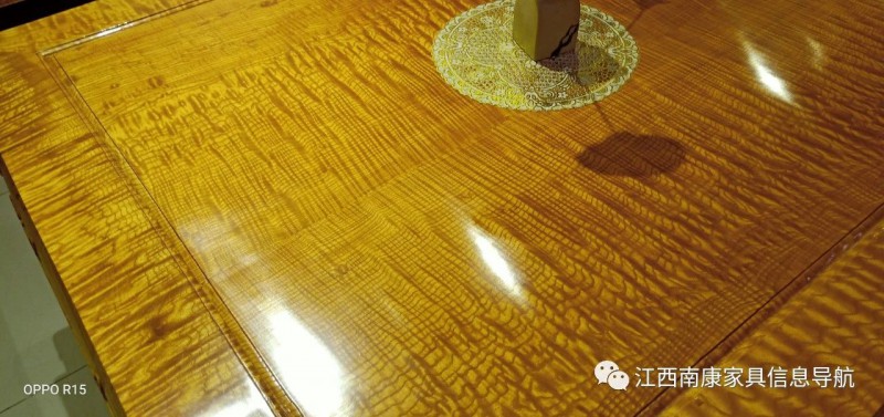 江西贛州南康金絲楠木家具產(chǎn)品3