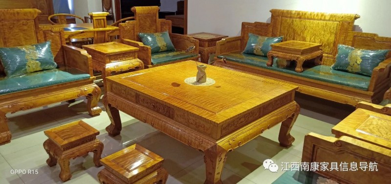 江西贛州南康金絲楠木家具產(chǎn)品6
