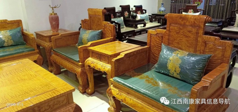 江西贛州南康金絲楠木家具產(chǎn)品8
