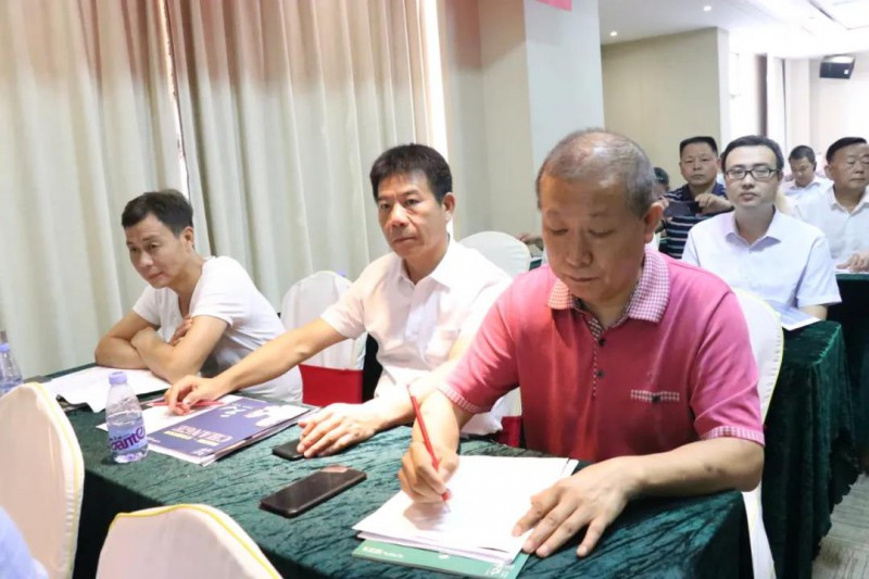 江西三大家具產(chǎn)業(yè)基地代表齊聚南康,共同探索現(xiàn)代家具產(chǎn)業(yè)鏈的發(fā)展之路!