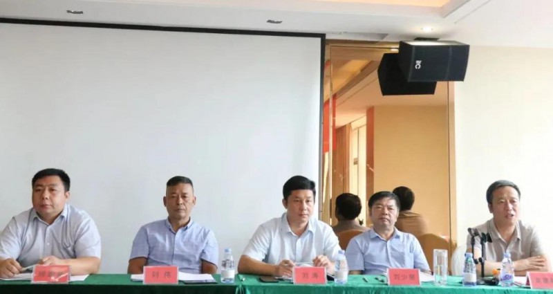 江西三大家具產(chǎn)業(yè)基地代表齊聚南康,共同探索現(xiàn)代家具產(chǎn)業(yè)鏈的發(fā)展之路!