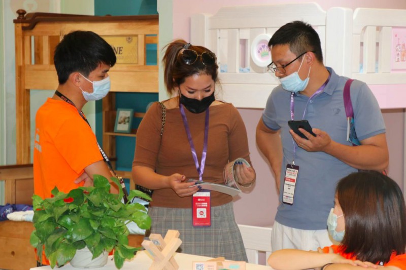 南康家具品牌展區人氣旺盛3