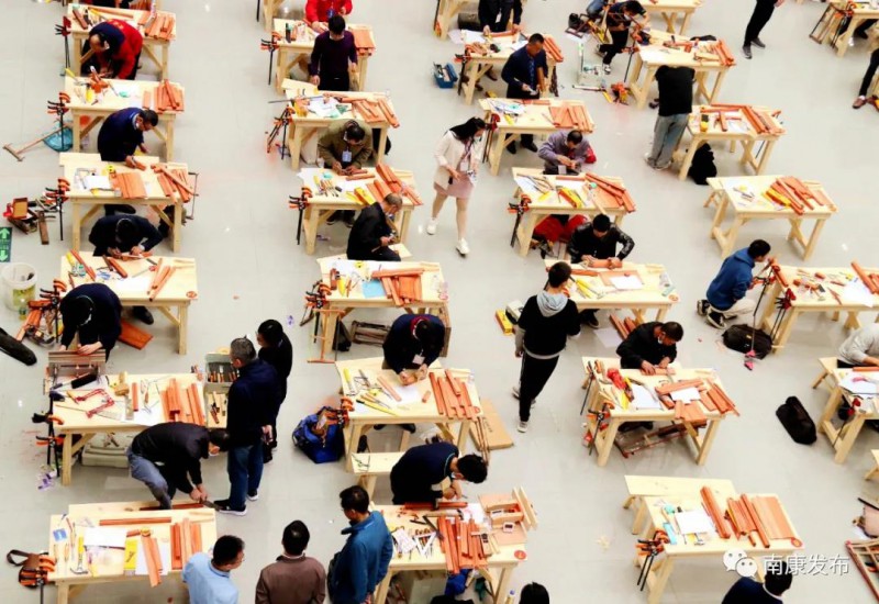 比賽現(xiàn)場(chǎng)場(chǎng)面壯觀