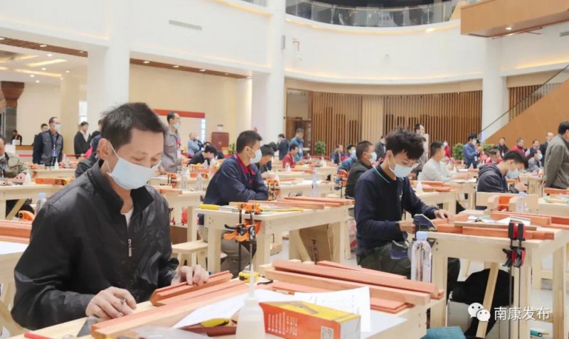 比賽現(xiàn)場(chǎng)場(chǎng)面壯觀