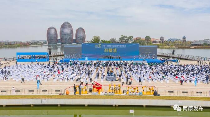 新老朋友相聚，熱鬧非凡