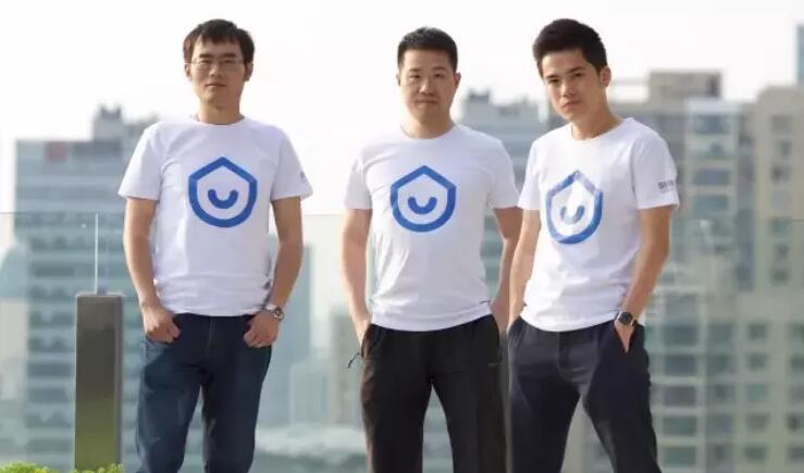 酷家樂創始團隊（左：CTO朱皓，中：董事長黃曉煌，右：CEO陳航）