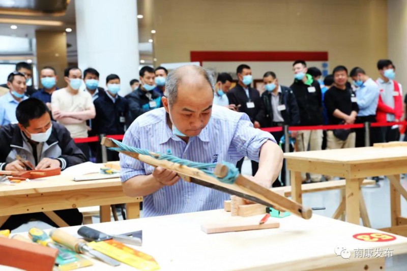 比賽現(xiàn)場緊張而激烈