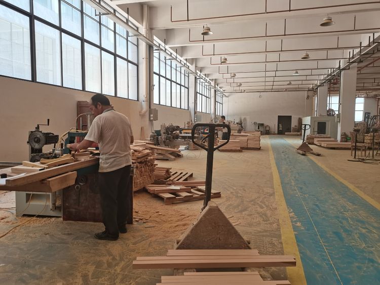 江西南康白坯家具加工廠家5