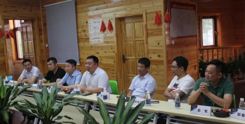 贛州經濟年度人物走進南康家具，考察產業發展情況3