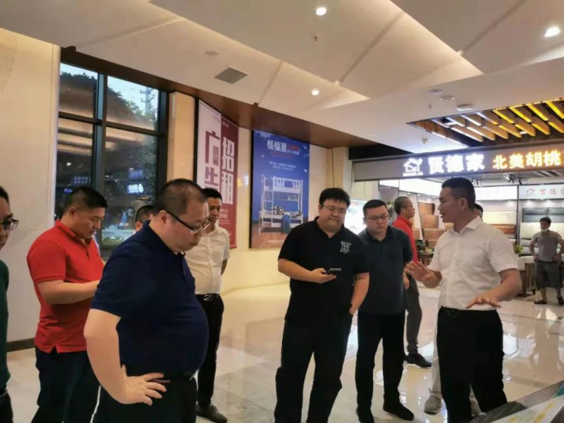 碧桂園現(xiàn)代筑美家居公司考察南康家具4