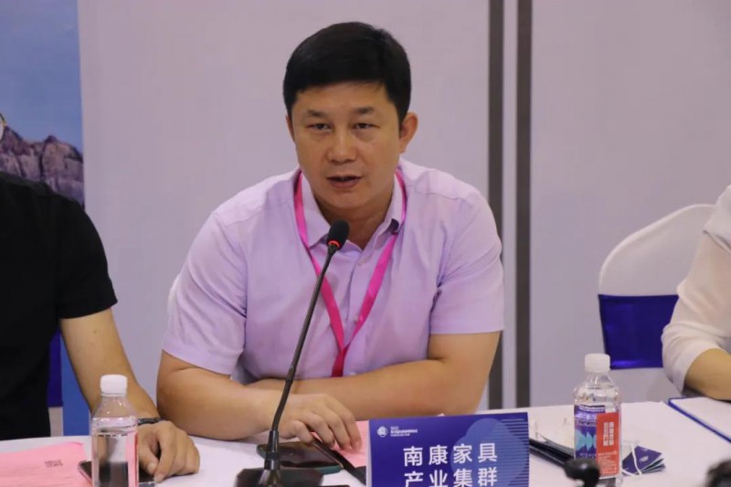 區家具產業促進局副局長劉濤