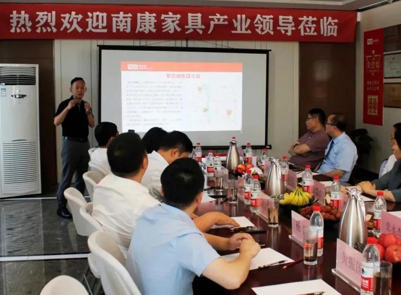 黎氏閣商業公司總經理梁旺清對南康家具品牌館項目進行了具體介紹