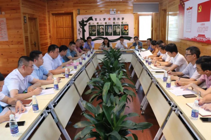 省人社廳支持南康家具產業(yè)鏈發(fā)展調研組一行來南康調研