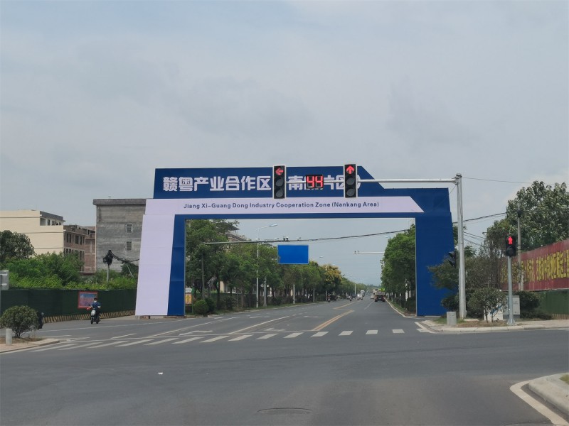 江西南康金絲檀和樹脂大板家具定制生產廠家工廠實拍1