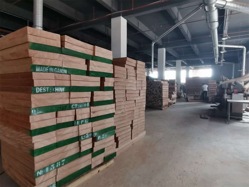 江西南康金絲檀和樹脂大板家具定制生產廠家工廠實拍10