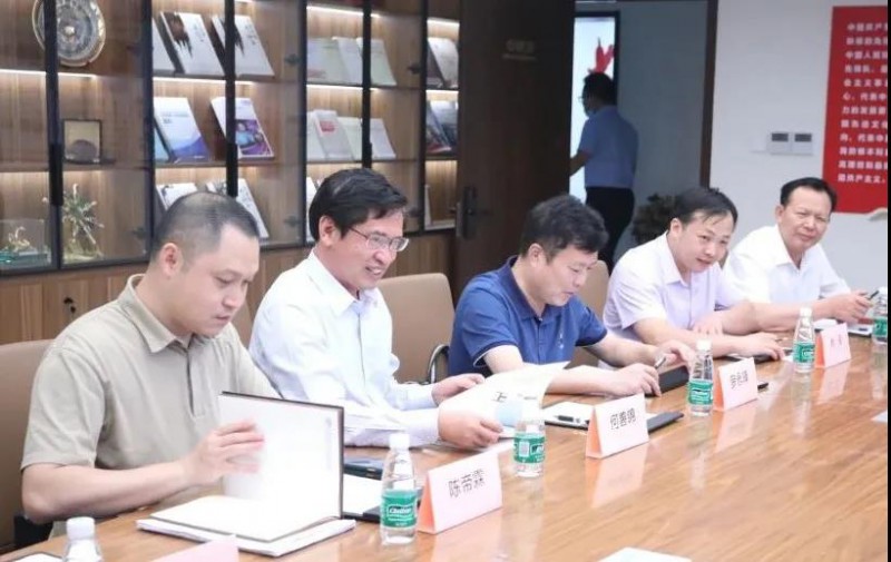 贛州市南康區委書記何善錦一行訪問中國家具協會4