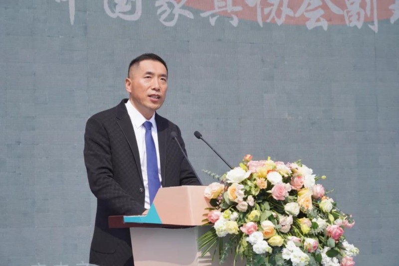 中國家具協(xié)會副理事長、銷售商委員會執(zhí)行秘書長郭新文講話