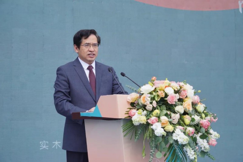 區(qū)委書記何善錦