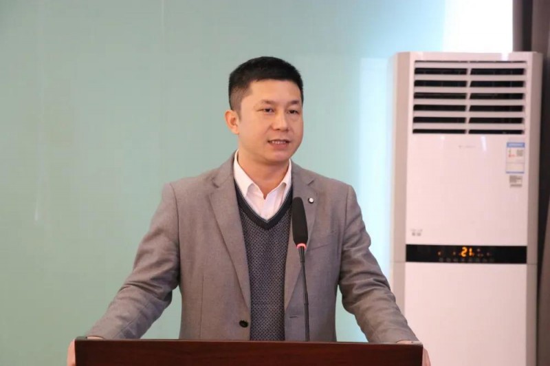 區(qū)家具產(chǎn)業(yè)促進(jìn)局副局長(zhǎng)劉濤