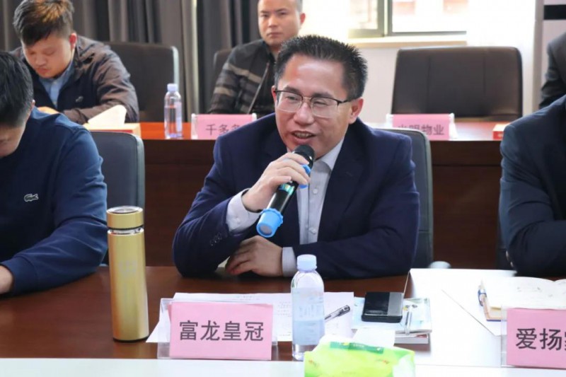 區家具協會常務副會長、富龍皇冠總裁溫世通