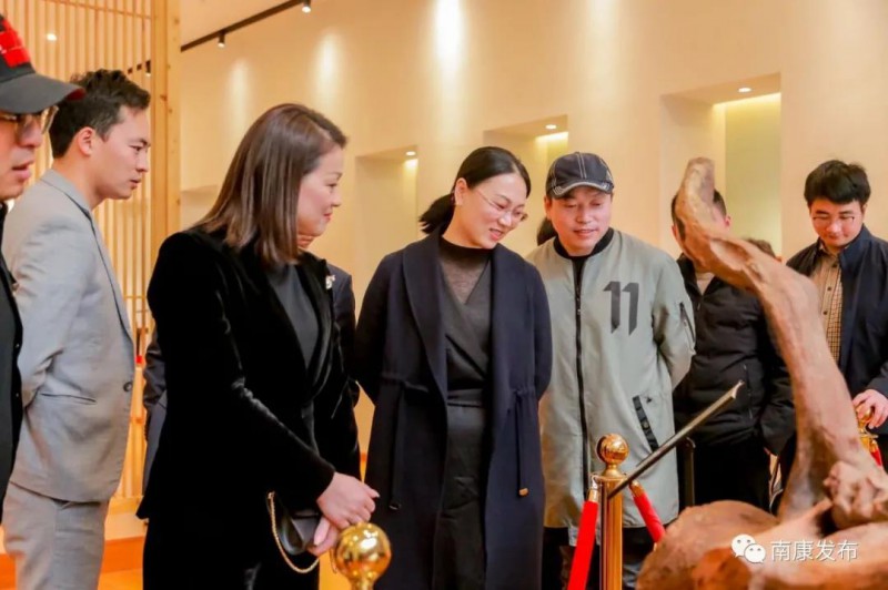 以南康家具為大背景