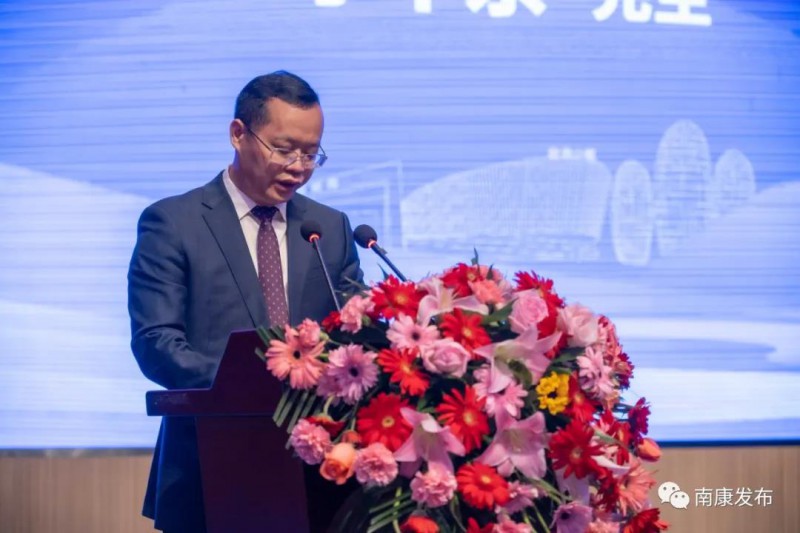 區委副書記李干東致辭