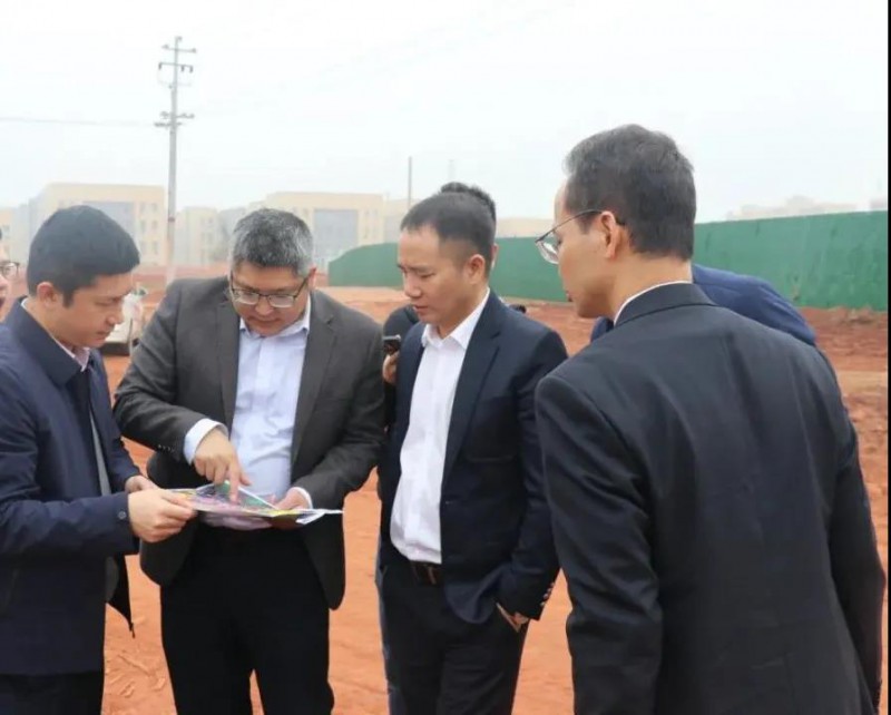 A家家居、仁豪家居一行蒞臨南康考察洽談