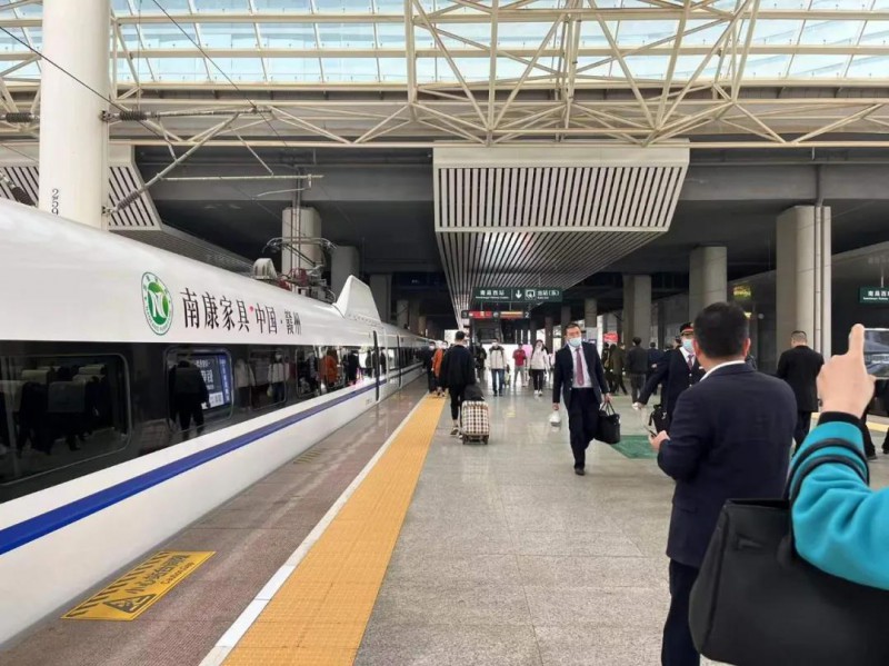 &ldquo;南康家具&rdquo;高鐵冠名專列